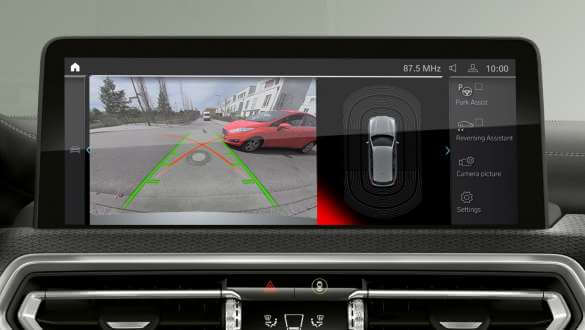 Parking Assistant - Driver Assistance - TECHNOLOGY - BMW IX3 car page - life ev eg